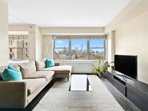 10 West 15th Street image 4 of 7