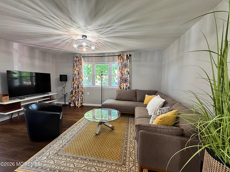 8 Palm Springs Ct — Photo 5