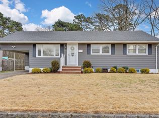 104 Redwood Pl E, Brick, NJ 08724