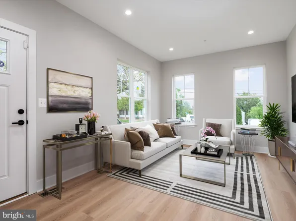 4006 Alton St, Capitol Heights, MD 20743