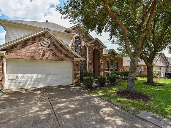 3rd image of 3807 Sunrise Dr