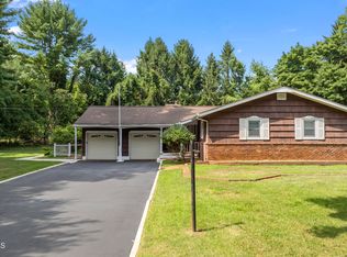 5 Robin Rd, Holmdel, NJ 07733