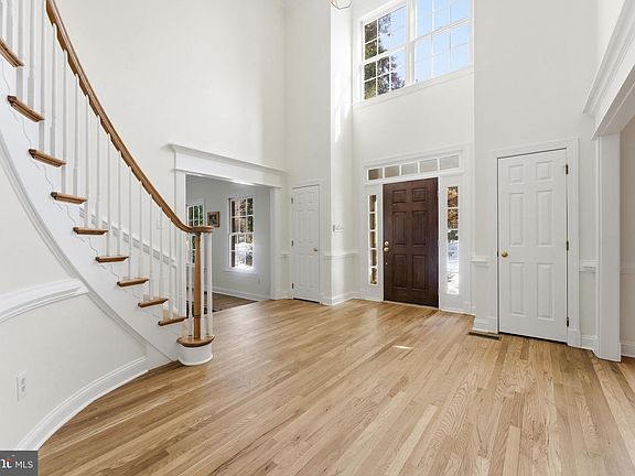 5th image of 11500 Great Falls Way