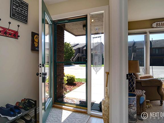 4th image of 216 Harbor Dr