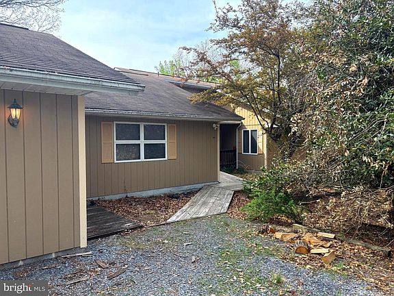 3rd image of 207 Sky Ridge Rd
