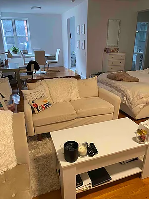 Rented by R New York | media 2