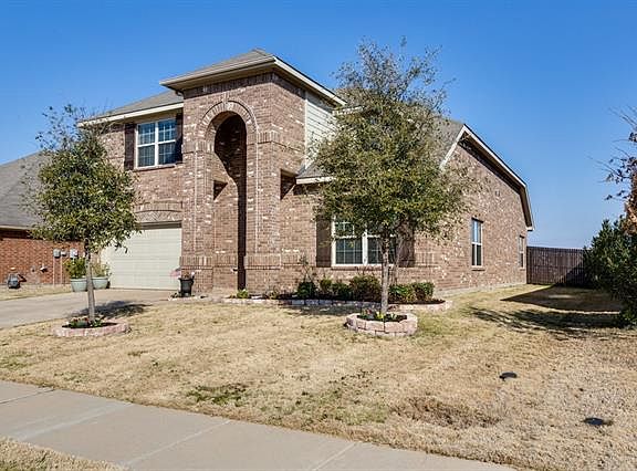 3rd image of 2916 Glenoaks Dr
