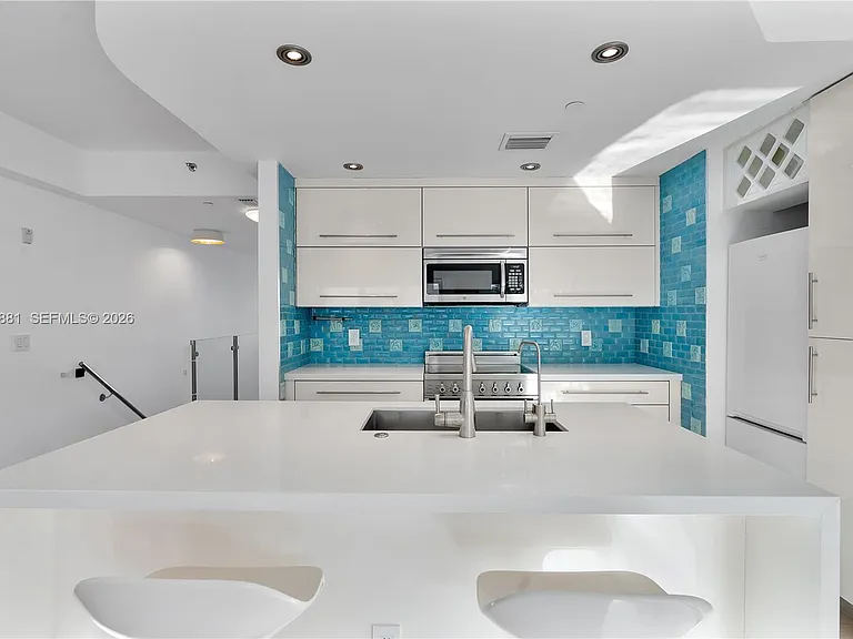 828 3rd St #314 — Photo 9