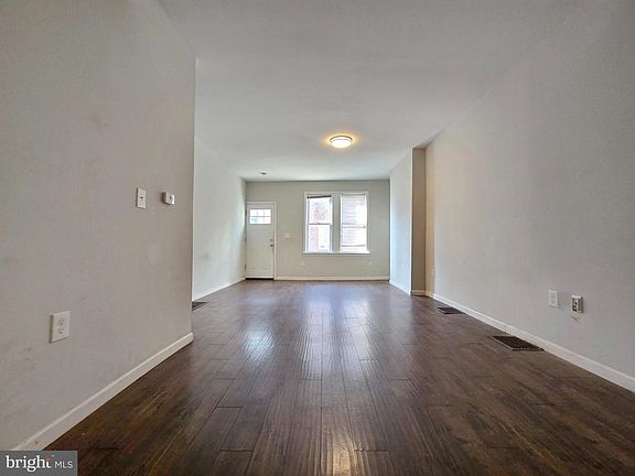 5th image of 2805 Agate St