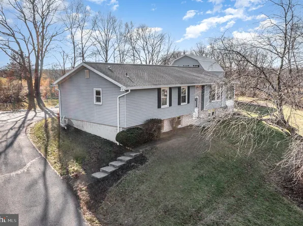 7032 Wertzville Rd, Mechanicsburg, PA 17050