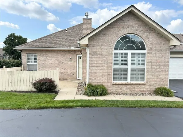 11202 S Pflumm Rd, Olathe, KS 66215