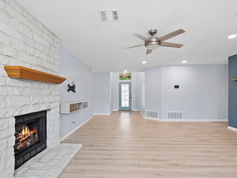 1408 Deer Ledge Trl — Photo 11