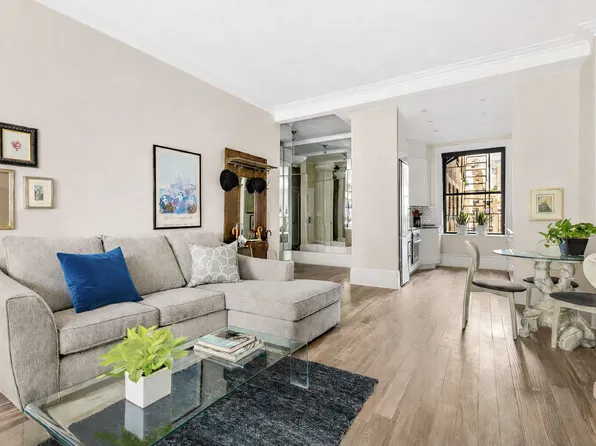 929 Park Avenue image 1 of 7