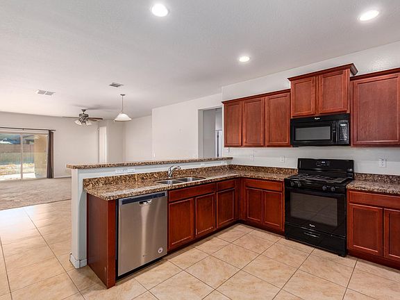 4th image of 40155 W Walker Way