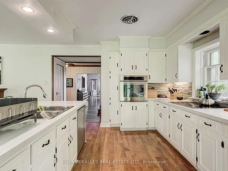 23 Donwoods Dr — Photo 12