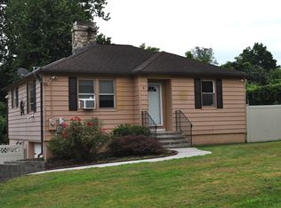 6 Howland Rd, New Milford, CT 06776