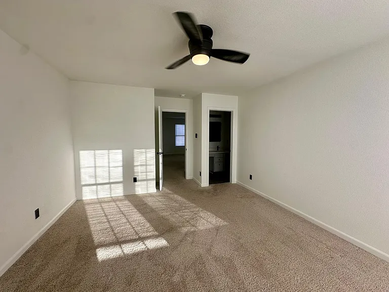 340 Zander Woods Ct — Photo 9