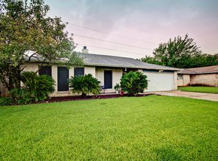 8518 Oakhaven Rd, La Porte, TX 77571