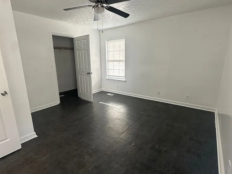 4220 Sunset Ave — Photo 7