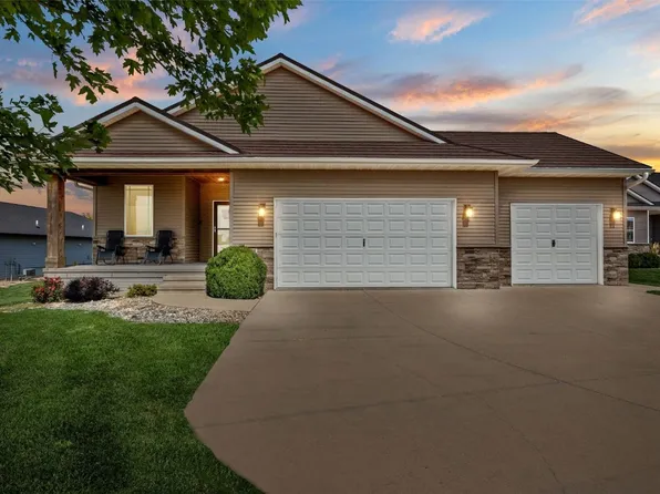 408 Driftwood Ln, Fairfax, IA 52228