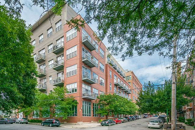1st image of 824 W Superior St #307A