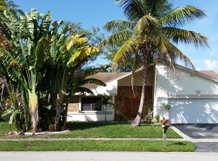 7071 NW 49th Pl, Lauderhill, FL 33319