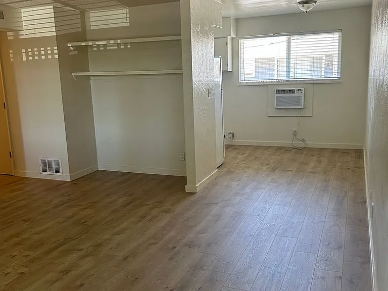 6508-2g - 725 Bennett Ave #1-12 — Photo 5