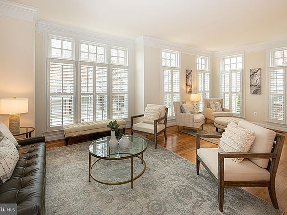 2nd image of 10595 Mason Park Ct