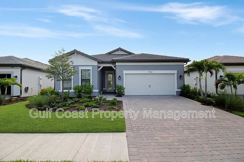 3 bed, 2.5 bath, 2080 sqft, $3,300 — Photo 1