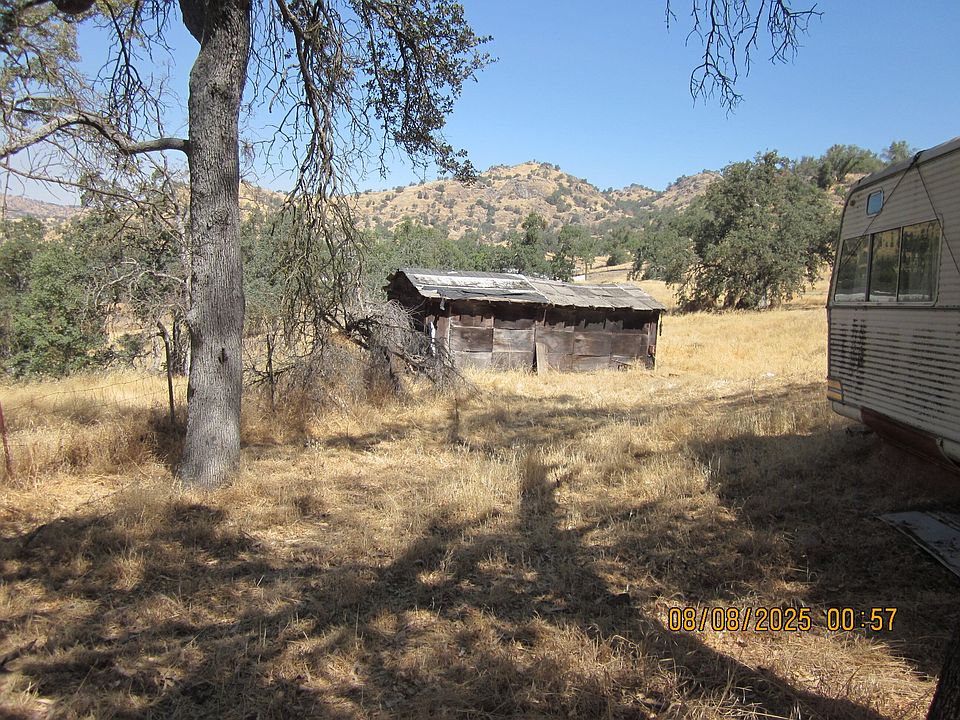 2nd image of 37033 Mistletoe Road