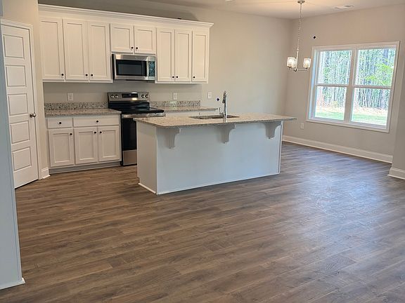 3rd image of 513 Harmony Rd #3