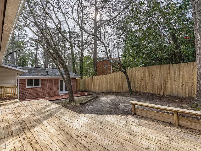 1537 Brennen Rd — Photo 29