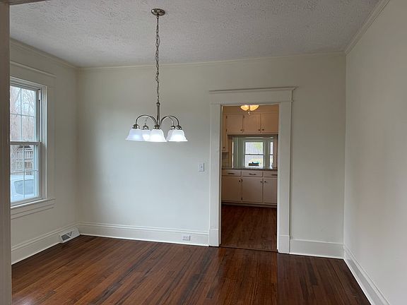 3rd image of 1308 Westover Dr