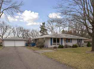 1221 106th St W, Bloomington, MN 55431