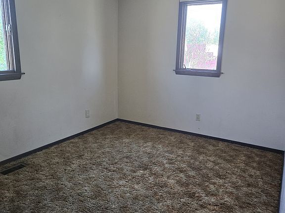 5th image of 804 N Walnut St