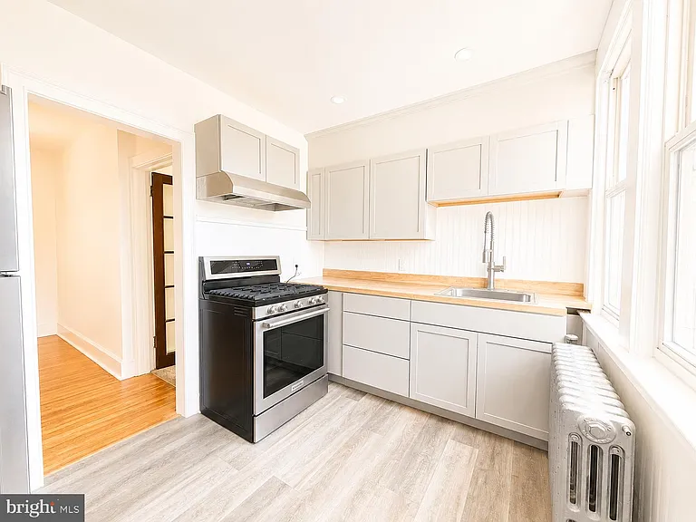 522 E Main St #B — Photo 17