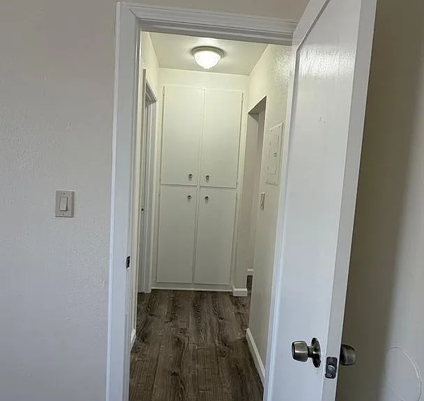 14837 Erwin St — Photo 16