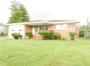 30216 Autumn Ln, Warren, MI 48088