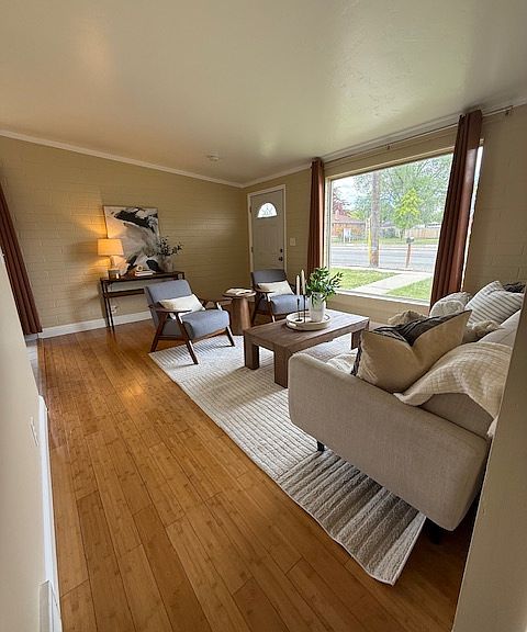 Listing photo 3