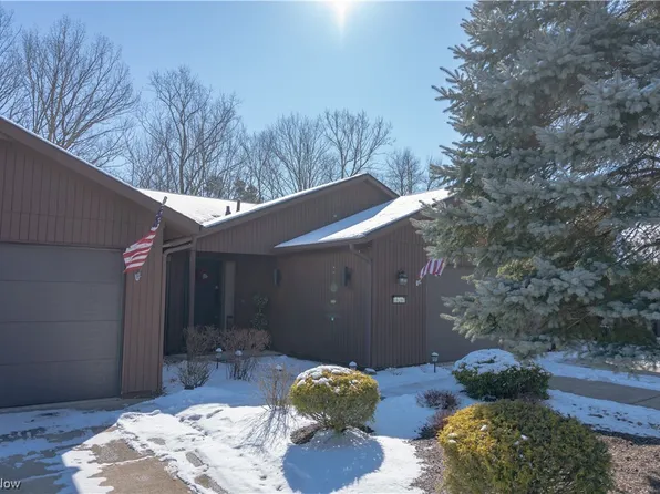 18267 Glencreek Ln, Strongsville, OH 44136