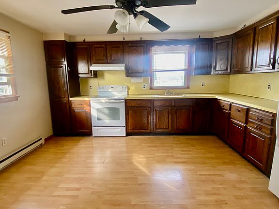 3rd image of 88 Noel Dr Floor 2