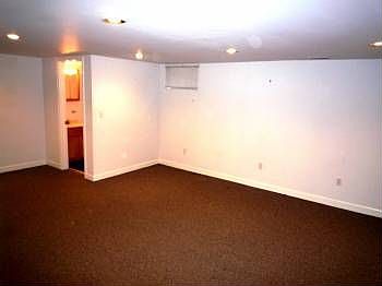 3rd image of 2 Maywood Dr