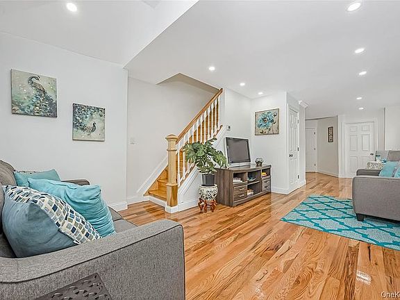 3rd image of 14514 Sutter Ave