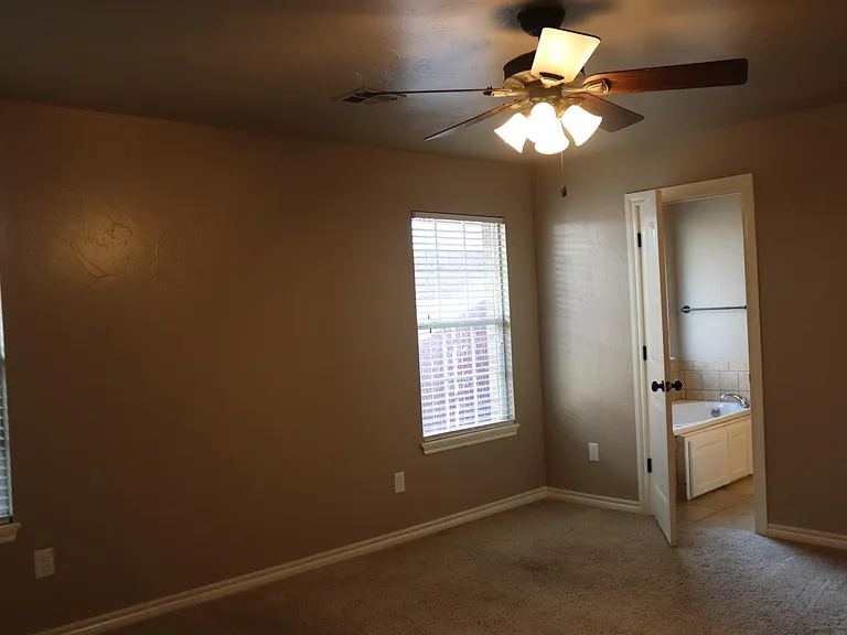 418 Addington — Photo 29