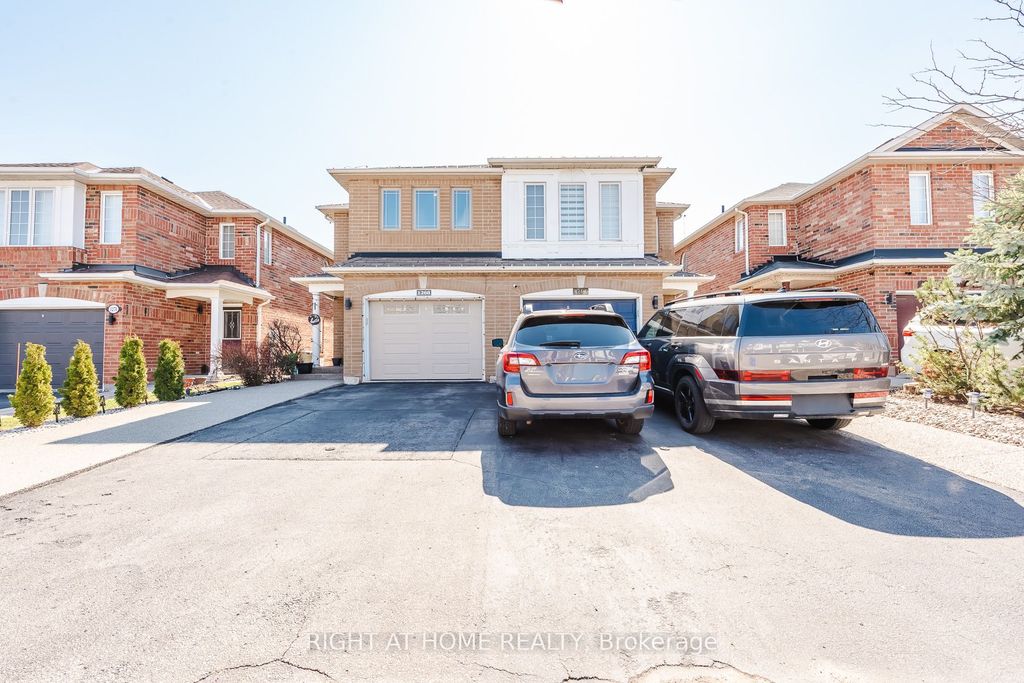 1268 Newell St, Milton, ON - View 2