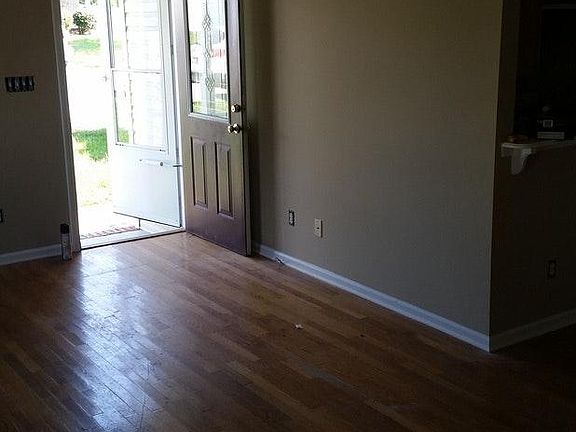 2nd image of 6786 Lexington Dr
