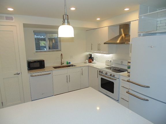 4th image of 1020 Maxwell Ave APT 3