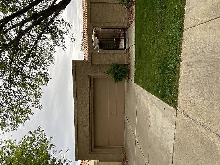 1st image of 51 W Calle De Arcos