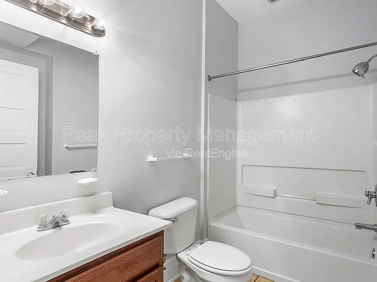 1124 Hull St #D — Photo 12