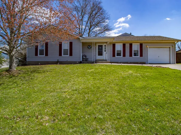 2220 Redbud Ln, Paris, KY 40361